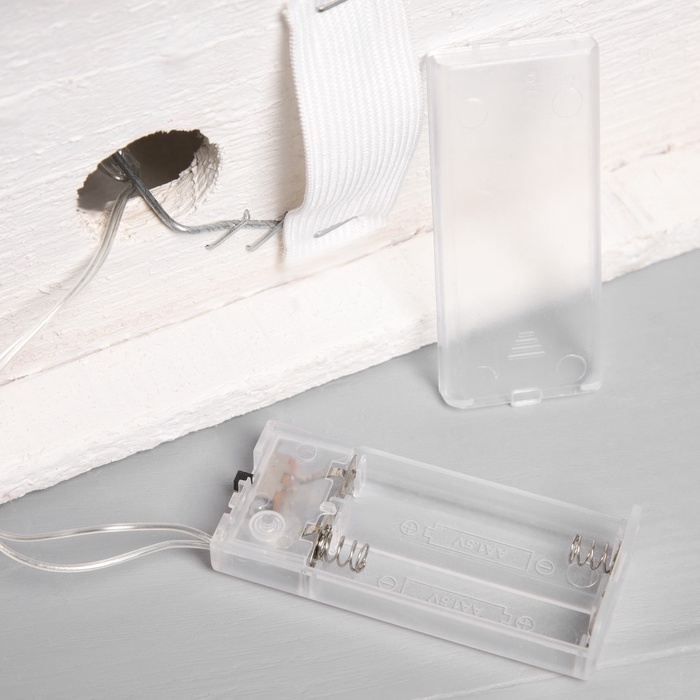 Фигура деревянная  Фигура деревянная "Изба белая", 30х15х34 см, 5 LED, батарейки AAx2 (не в комплекте), свечение теплое белое