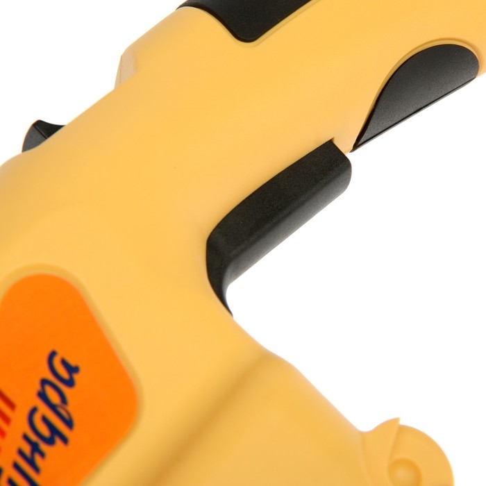 Ножницы-кусторез аккумуляторные ТУНДРА, 7.2 В, 1.3 Ач, Li-ion, время работы до 60 мин Ножницы-кусторез аккумуляторные ТУНДРА, 7.2 В, 1.3 Ач, Li-ion, время работы до 60 мин