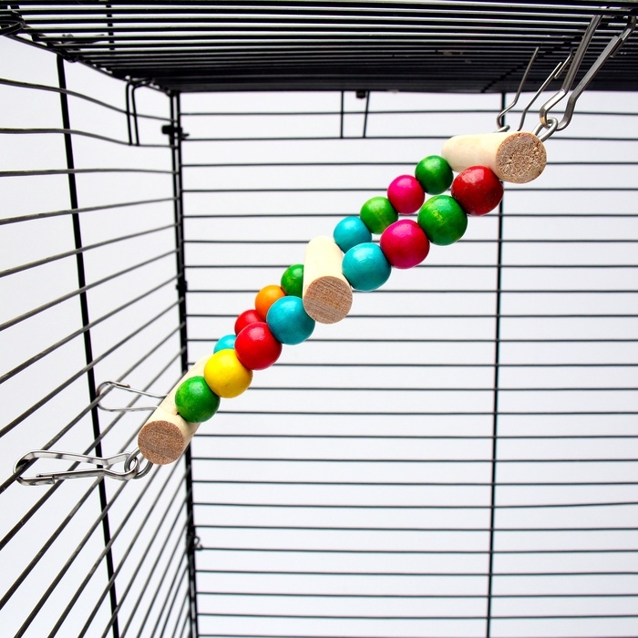 Игрушка для птиц  Игрушка для птиц "Лесенка с бусинами" 3 ступени, 23 см, микс цветов