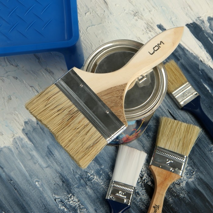 Кисть плоская ЛОМ, натуральная щетина, деревянная рукоятка, 4 Кисть плоская ЛОМ, натуральная щетина, деревянная рукоятка, 4", 100 мм