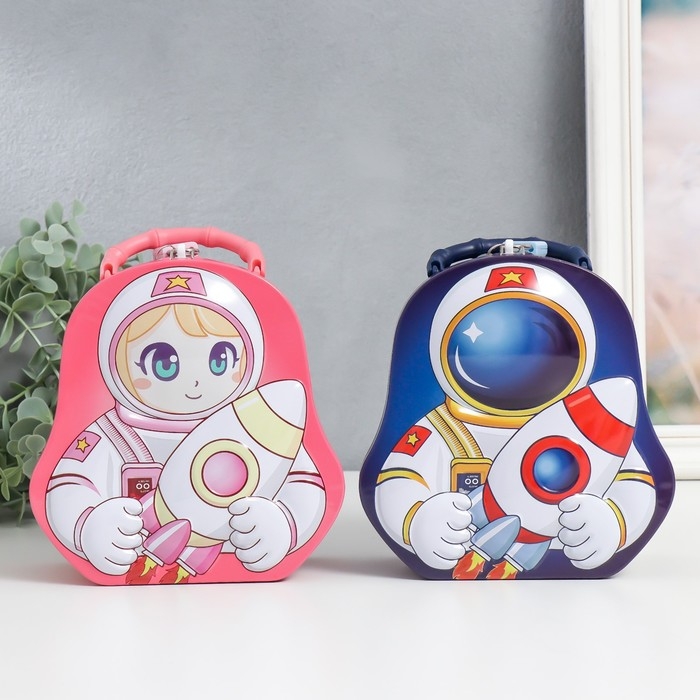 Копилка металл с замочком Копилка металл с замочком "Космонавт мальчик/девочка" МИКС 6,5х15,5х16,6 см