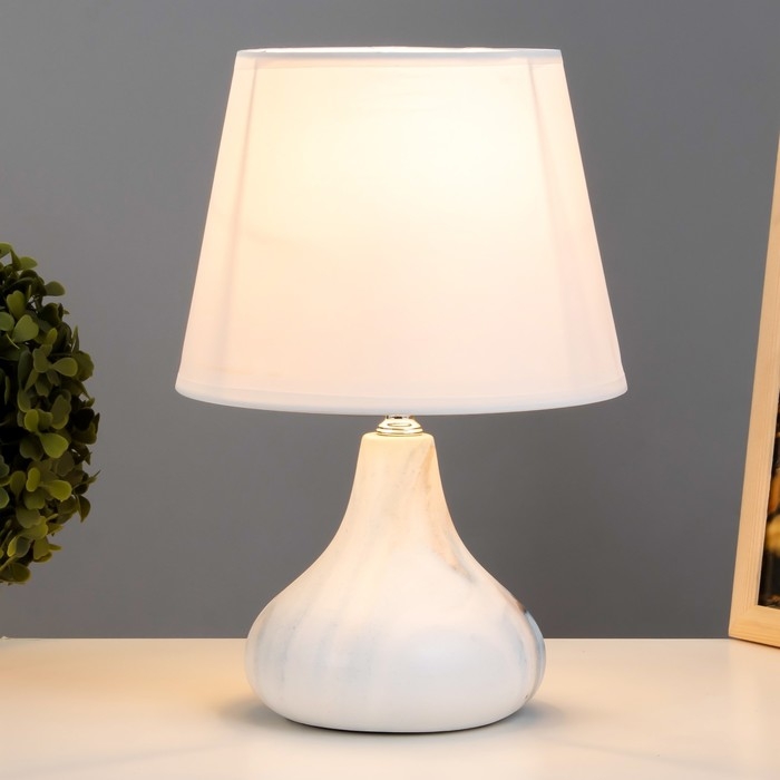 Настольная лампа Виджэй E14 40Вт 20х20х30 см RISALUX Настольная лампа Виджэй E14 40Вт 20х20х30 см RISALUX