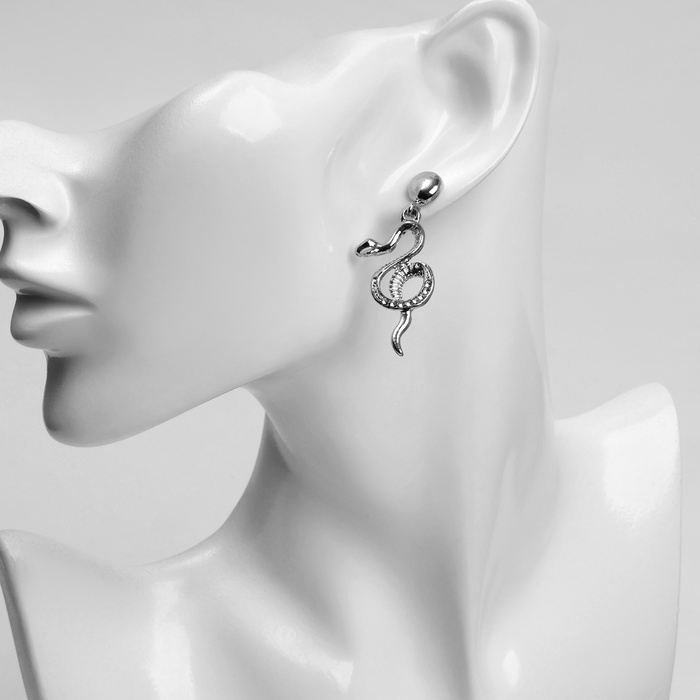 Серьги висячие со стразами Серьги висячие со стразами "Змея" мелодия, цвет белый в серебре