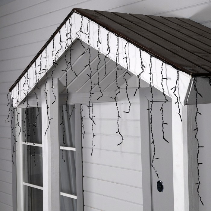 Гирлянда «Бахрома» 3 × 0.6 м, IP44, УМС, тёмная нить, 160 LED, свечение тёплое белое, 220 В Гирлянда «Бахрома» 3 × 0.6 м, IP44, УМС, тёмная нить, 160 LED, свечение тёплое белое, 220 В