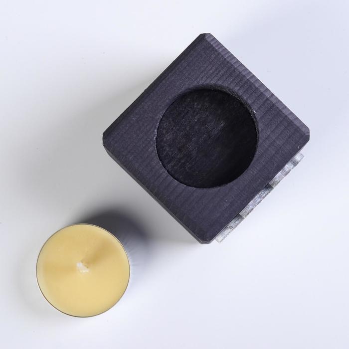 Свеча в деревянном подсвечнике  Свеча в деревянном подсвечнике "Куб, Иероглифы. Здоровье", эбен, аромат манго