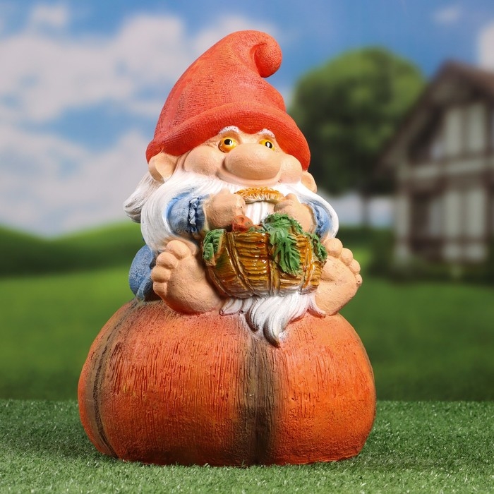 Садовая фигура Садовая фигура "Гном на тыкве" 36см