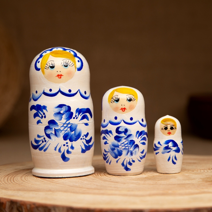 Матрёшка «Гжель», белое платье, 3 кукольная, 9 см Матрёшка «Гжель», белое платье, 3 кукольная, 9 см