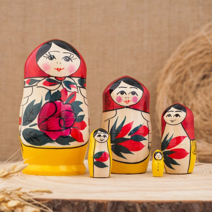 Матрёшка «Лада», красный платок, 5 кукольная, 12 см Матрёшка «Лада», красный платок, 5 кукольная, 12 см