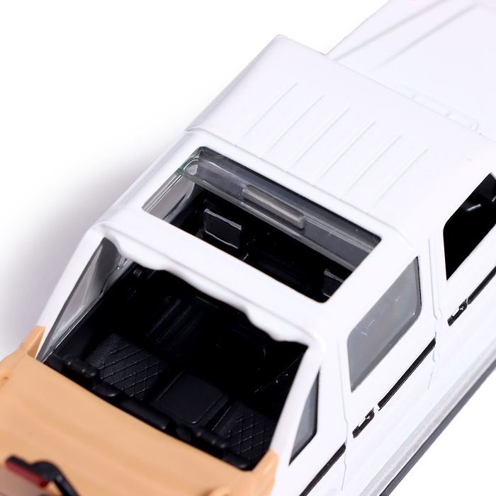 Машина металлическая «Внедорожник», инерционная, открываются двери и капот, световые и звуковые эффекты, цвет МИКС