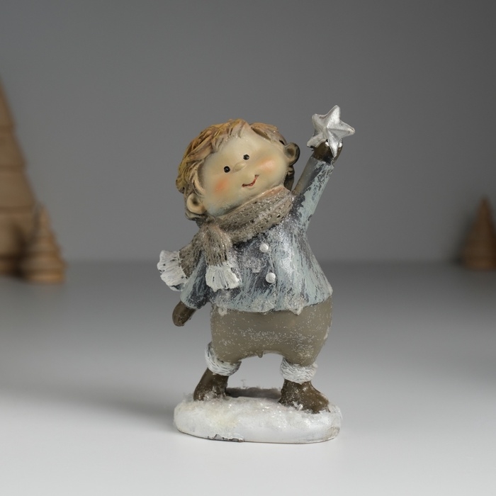 Сувенир полистоун  Сувенир полистоун "Маленький принц в сером комбинезоне в шарфике" МИКС 6,5х4х11,5 см