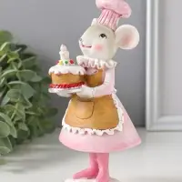 Сувенир полистоун "Мышка-кондитер в розовом платье и колпаке, с тортом" 8,5х6х17 см
