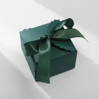 Коробочка подарочная складная «Сюрприз» 6×6×4.5, изумрудный