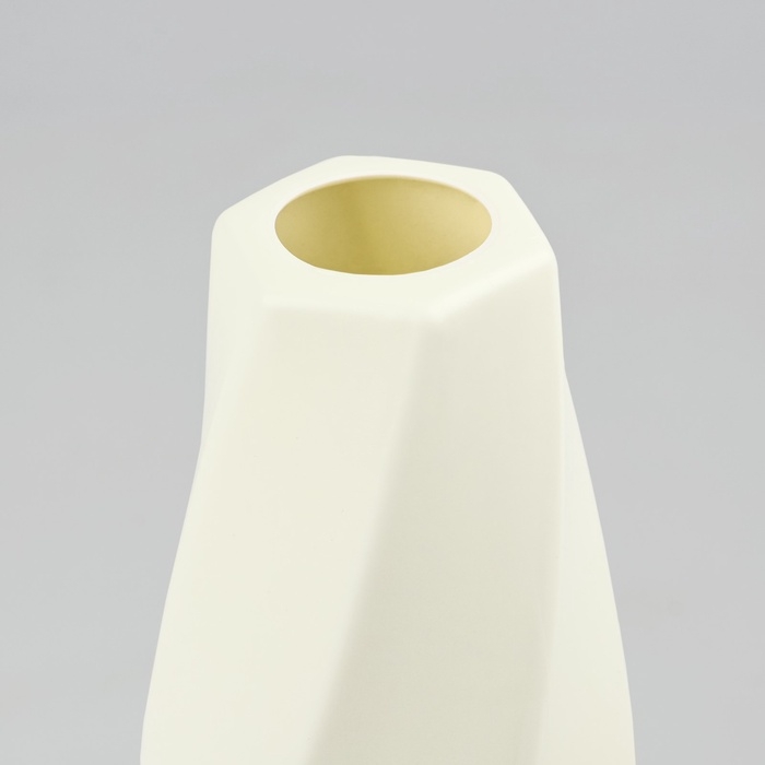 Ваза для цветов c подставкой пластиковая, 18,5 х 6 см Ваза для цветов c подставкой пластиковая, 18,5 х 6 см