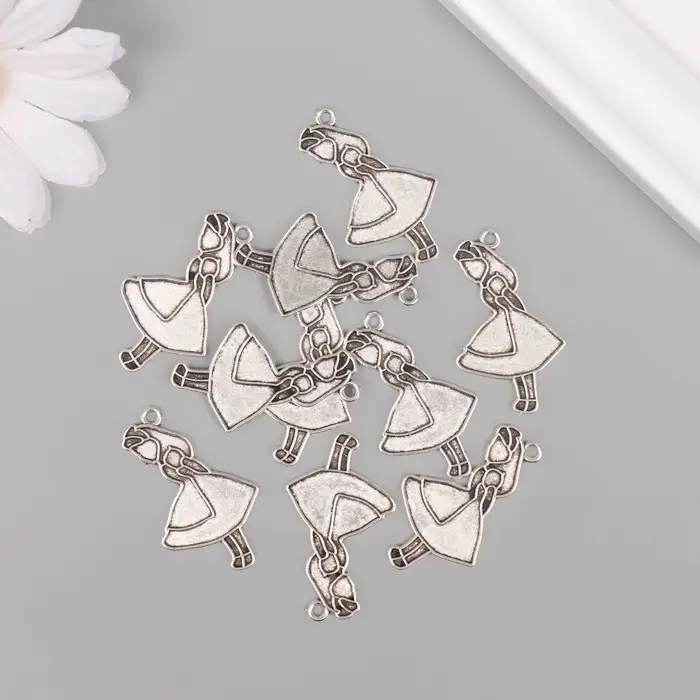 Металлический элемент, декоративная подвеска «Арт Узор. Алиса», серебро, 3.2×2 см Металлический элемент, декоративная подвеска «Арт Узор. Алиса», серебро, 3.2×2 см