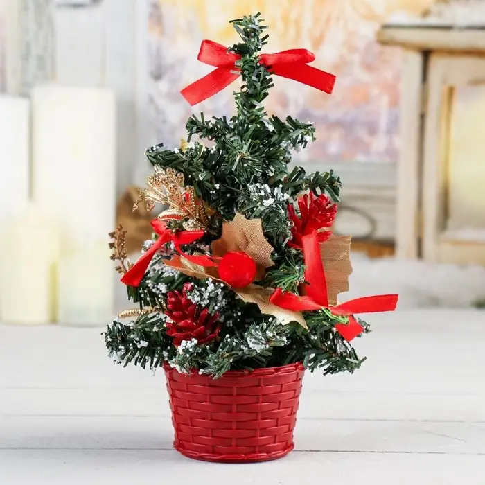 Искусственная ёлка настольная &laquo;Зимнее волшебство. Новогодний восторг&raquo;, 20 см, красные банты, ветки ПВХ отгибаются