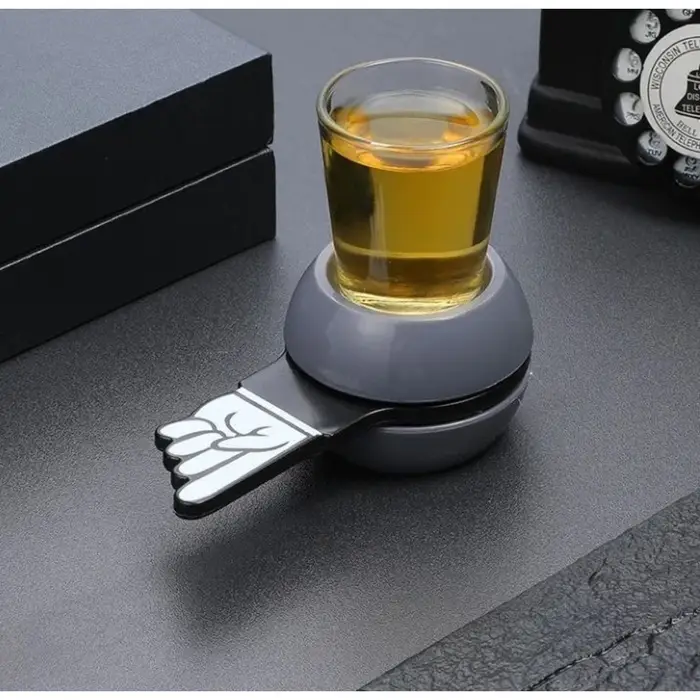 Настольная игра &laquo;Кому пить?&raquo;, 10.5&times;12&times;4.5 см