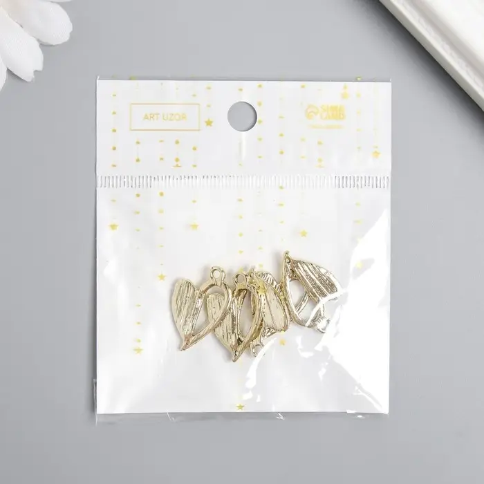 Металлический элемент, декоративная подвеска «Арт Узор. Разные половинки сердца», стразы, золото, 1.8×2.5 см