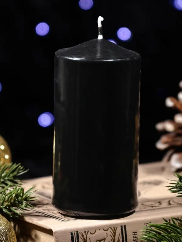 Свеча столб 50*100 мм с накаткой "Символ года" , Подкова, черная