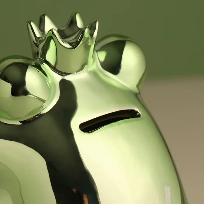 Копилка для денег &laquo;Зелёная лягушка: Где мой принц?&raquo;, керамика, 12&times;10.5&times;15 см