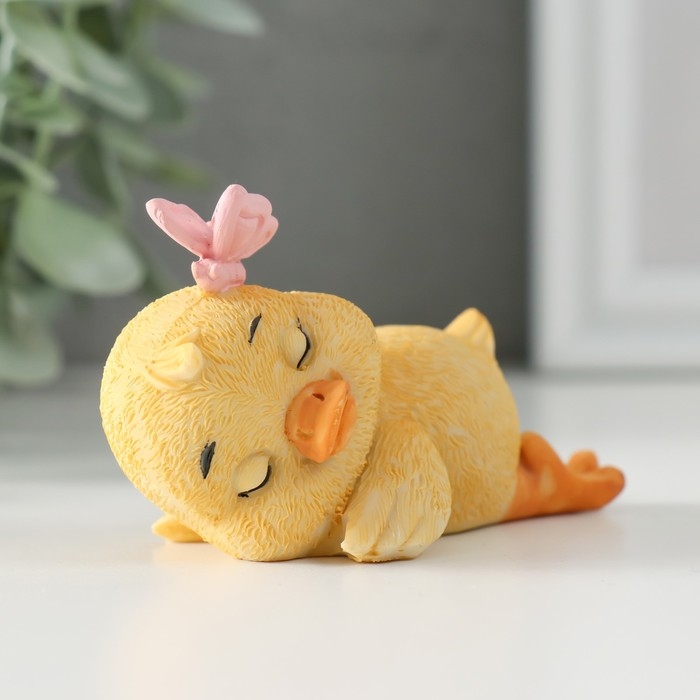 Сувенир полистоун "Спящий утёнок с бабочкой" 8,5х4х5 см