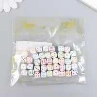Бусины для творчества пластик "Белый игральный кубик" цветные точки набор 20гр 0,8х0,8х0,8см   78118