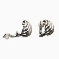 Серьги клипсы для ушей QF &laquo;Ракушка&raquo;, цвет чернёное серебро