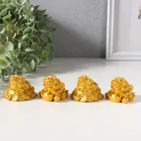 Сувенир полистоун "Денежная жаба и 3 слитка" набор 4 шт золото 4,8х4,5х4,2 см
