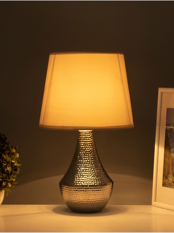 Настольная лампа Настольная лампа "Хелена" 1х15Вт Е14 бежевый 25х25х39см