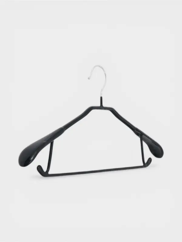 Плечики - вешалка для одежды Доляна, 43.5&times;20.5 см, широкие плечики, антискользящее покрытие, чёрные
