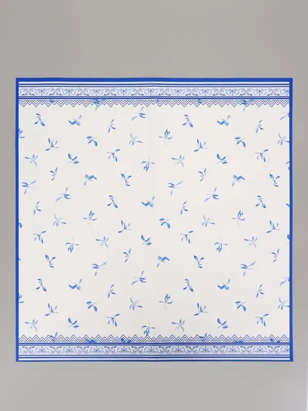 Пленка для цветов и букетов &laquo;Эскиз&raquo;, белая с голубым, 57&times;57 см