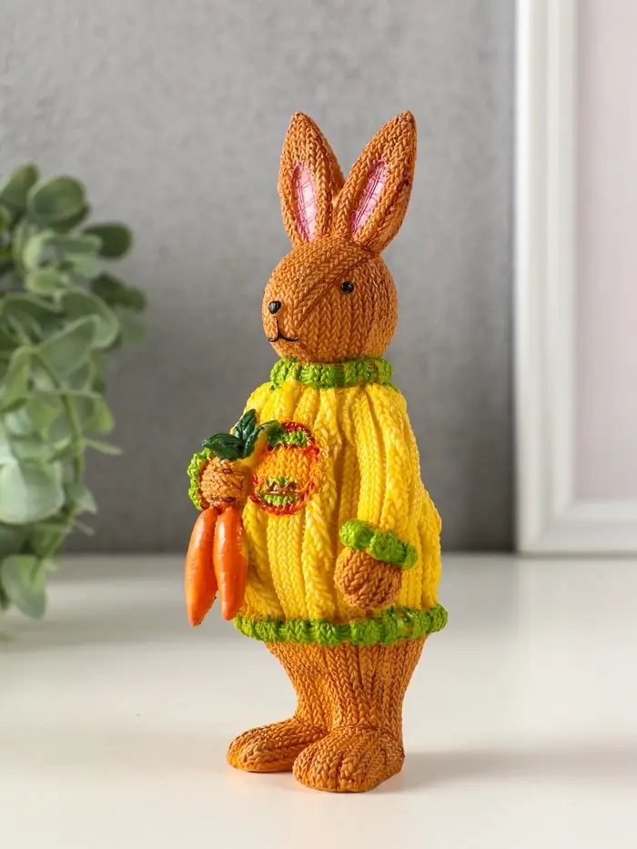 Сувенир полистоун "Заяц в вязанном свитере с охапкой моркови" 6,5х6,5х15,5 см Сувенир полистоун "Заяц в вязанном свитере с охапкой моркови" 6,5х6,5х15,5 см