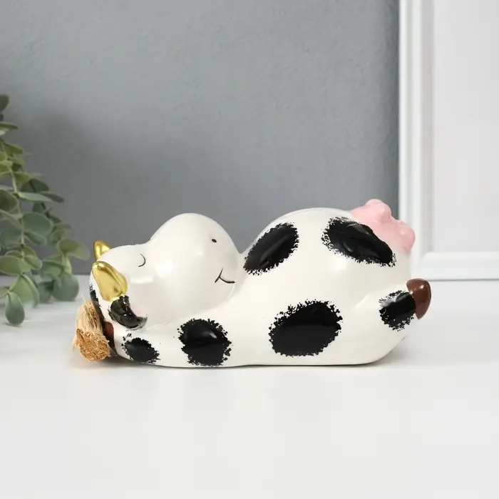 Копилка для денег &laquo;Коровка на сене&raquo;, керамика, 18.5&times;10.8&times;9.7 см