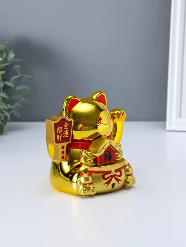 Маятник пластик от солнечной батареи "Золотой кот Манэки-нэко с домиком" 11,2х14,3х15,3 см   1096460