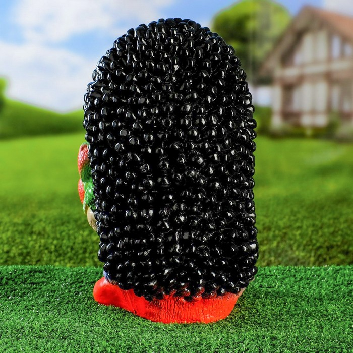 Садовая фигура  Садовая фигура "Ёж Семен с клубничкой" 17х17х35см