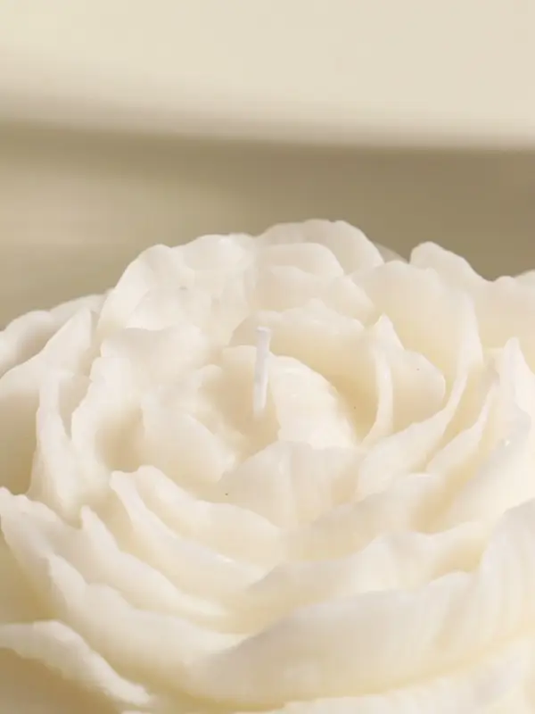 Свеча интерьерная Свеча интерьерная "Бутон пиона" белая 16х14х4 см