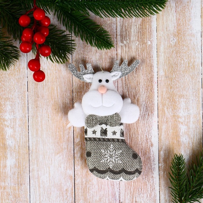Мягкая подвеска Мягкая подвеска "Олень в костюмчике с орнаментом лес в носке" 7х13 см, серый