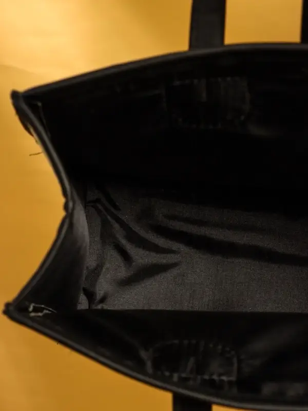 Сумка плетёная на застёжке из пандана 35х12х40 см, бежево-чёрный Сумка плетёная на застёжке из пандана 35х12х40 см, бежево-чёрный