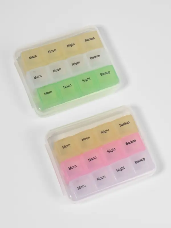 Таблетница - органайзер, английские буквы, утро/день/вечер/ночь, 3 контейнера по 4 секции, МИКС