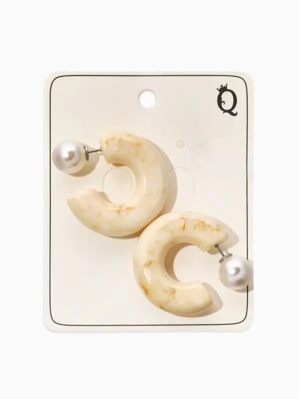 Серьги акрил "Полукольцо с бусиной №10", цвет бежево-белый