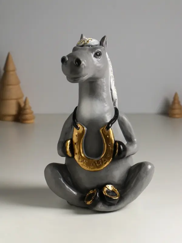 Копилка "Лошадь с подковой" 15х15х25 см, серый