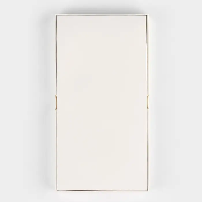 Коробка для шоколада «Белая», с окном, 16.4 х 8.4 х 1.7 см Коробка для шоколада «Белая», с окном, 16.4 х 8.4 х 1.7 см