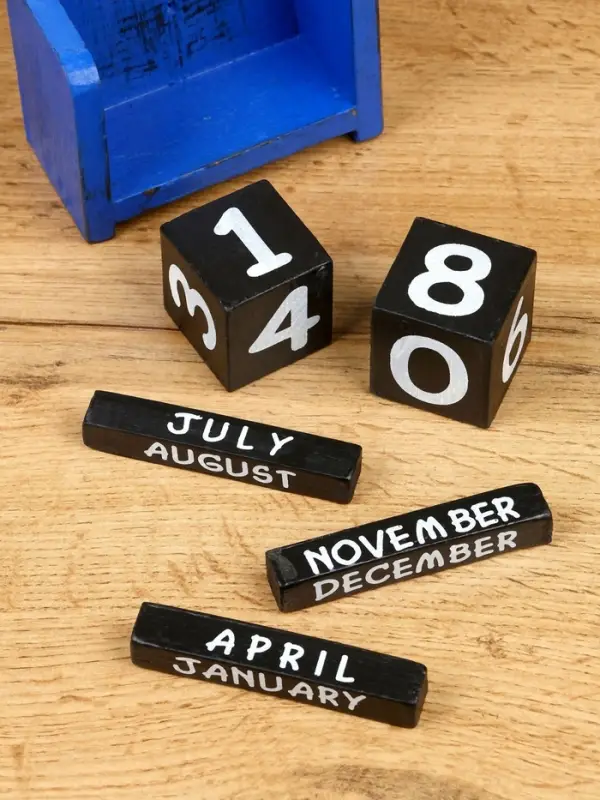 Календарь настольный "Экзотическая рыбка" дерево 11х5х14 см, цв. синий