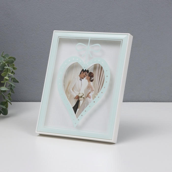Фоторамка пластик на 1 фото13х18 см Фоторамка пластик на 1 фото13х18 см "Сердце с бантиком" белый бумага тиснение 18х2х23 см