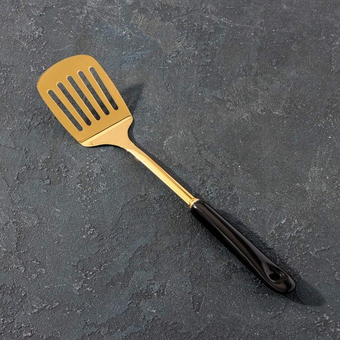 Лопатка из нержавеющей стали с отверстиями Base, длина 36,5 см, цвет ручки чёрный, цвет металла золотой Лопатка из нержавеющей стали с отверстиями Base, длина 36,5 см, цвет ручки чёрный, цвет металла золотой