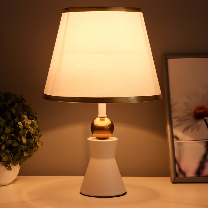 Настольная лампа Настольная лампа "Анси" Е27 40Вт бело-золотой 23х23х40 см