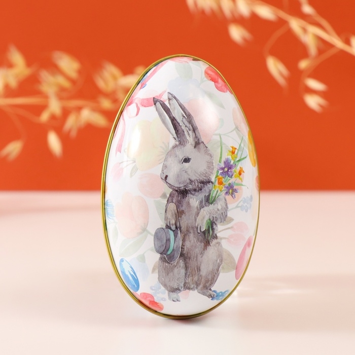 Шкатулка металл яйцо  Шкатулка металл яйцо "Пасхальный зайка с букетом и шляпой" 7х6,5х11 см
