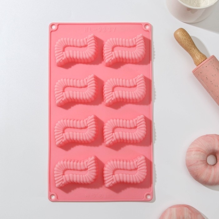 Форма для выпечки Доляна «Зорро», силикон, 28×16×2 см, 8 ячеек (5×6,6 см), глубина 1,7 см, цвет МИКС Форма для выпечки Доляна «Зорро», силикон, 28×16×2 см, 8 ячеек (5×6,6 см), глубина 1,7 см, цвет МИКС