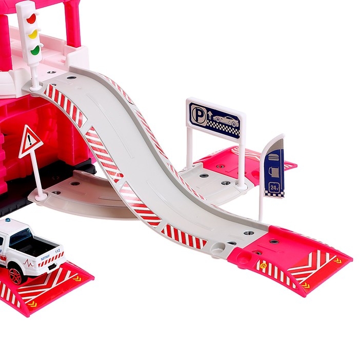 Парковка &laquo;Станция скорой помощи&raquo;, с металлическими машинкой и вертолётом