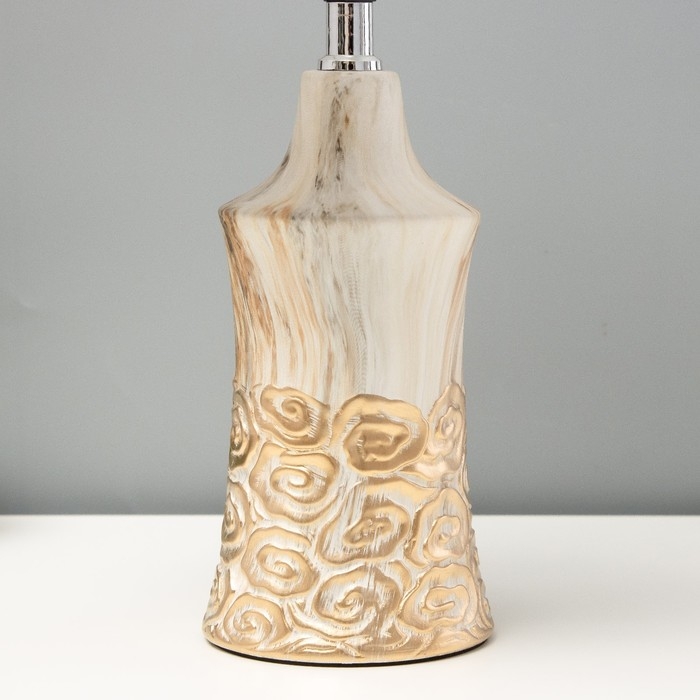 Настольная лампа Настольная лампа "Наоми" Е14 40Вт бежево-золотой 23х23х40 см