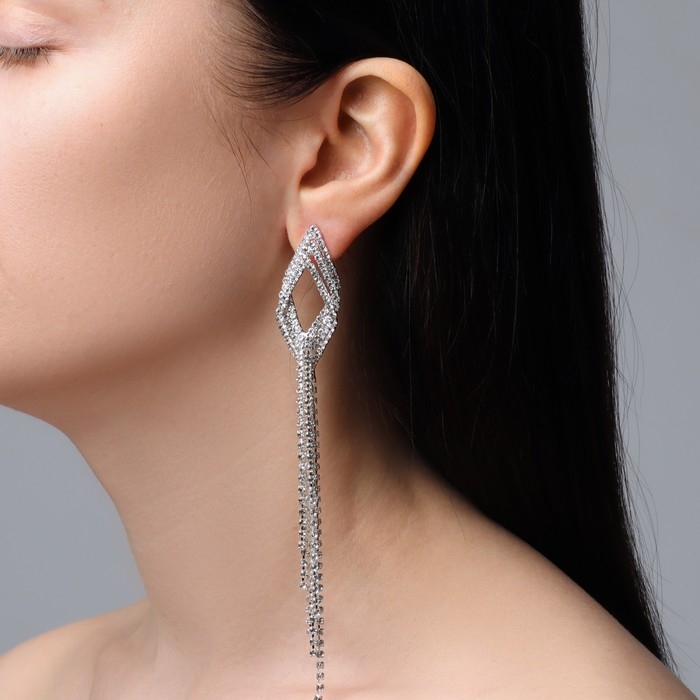 Серьги висячие со стразами «Голливуд» ромбы с нитями, цвет белый в серебре, 13,5 см Серьги висячие со стразами «Голливуд» ромбы с нитями, цвет белый в серебре, 13,5 см